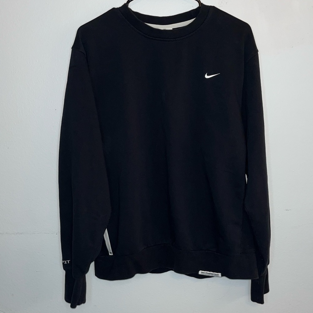Nike Standard Issue Basketball Crewneck Sweater Men’s Size Medium